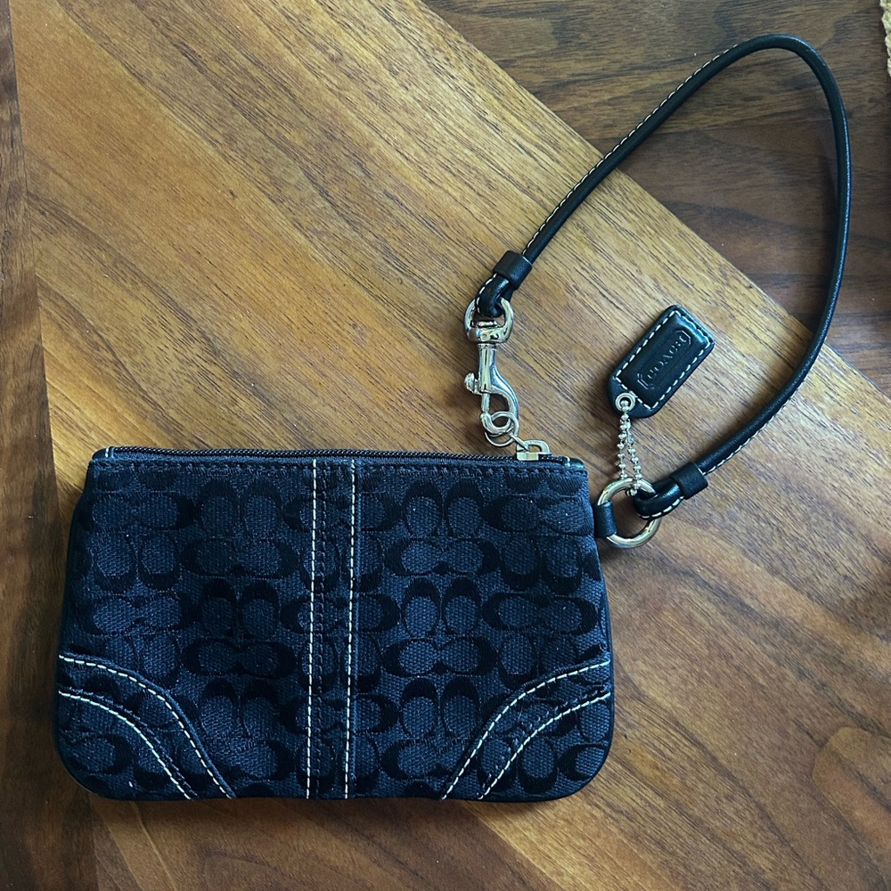 Coach Signature Black Wristlet